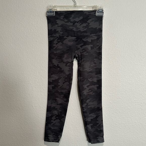 Spanx Seamless Green Camo Leggings SZ S - Picture 2 of 11